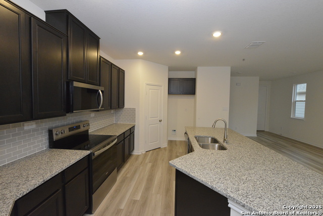 Image 4 of 25 For 131 Granite Shores E