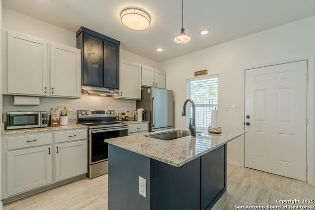 Image 12 of 19 For 523 Ruiz 103