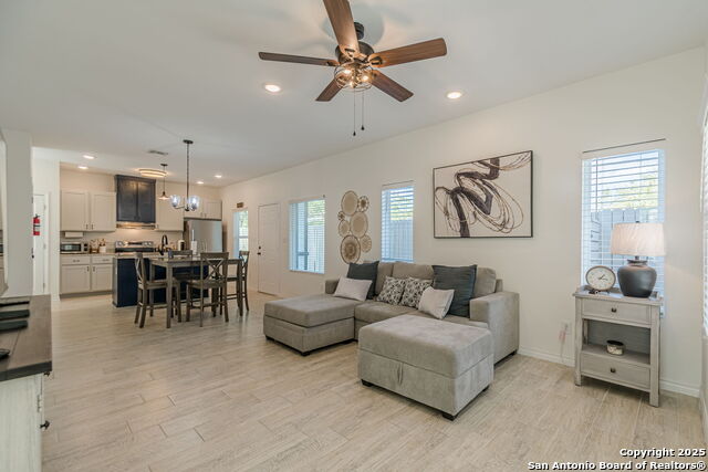 Image 5 of 19 For 523 Ruiz 103