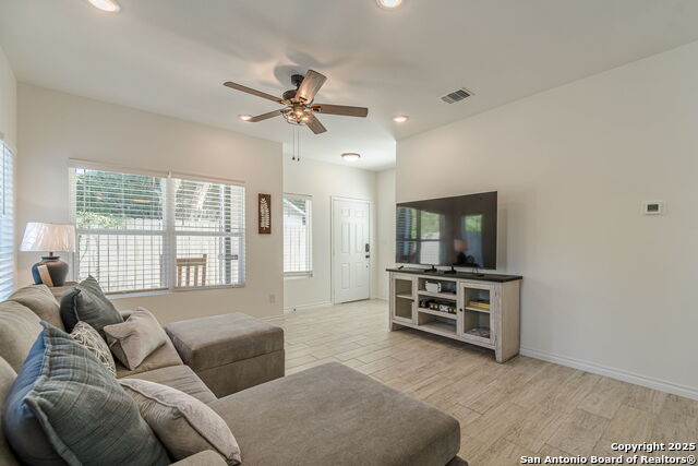 Image 6 of 19 For 523 Ruiz 103