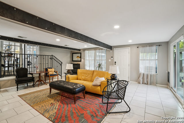 Image 23 of 26 For 1027 Poplar  