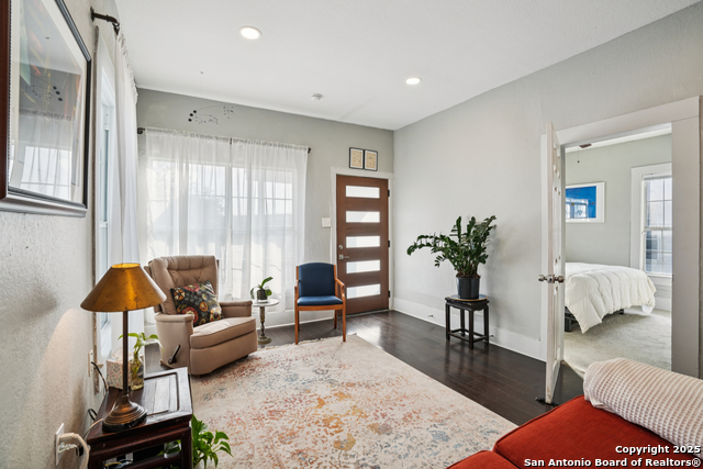 Image 5 of 26 For 1027 Poplar  