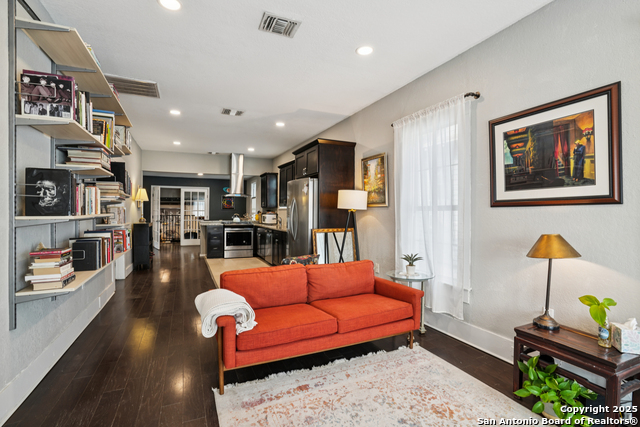 Image 7 of 26 For 1027 Poplar  