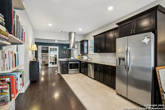 Image 8 of 26 For 1027 Poplar  