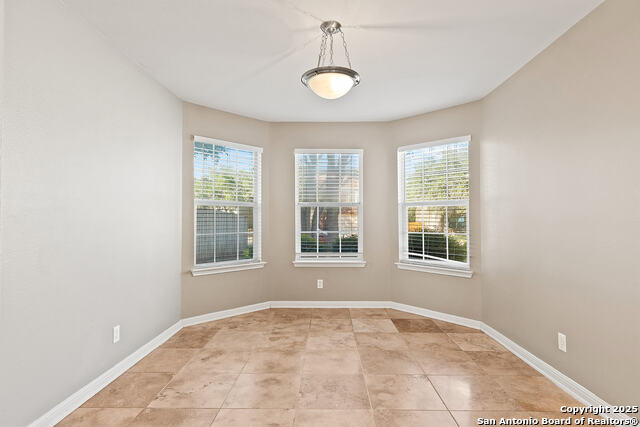 Image 13 of 31 For 8927 John Barrett