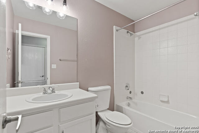 Image 15 of 31 For 8927 John Barrett