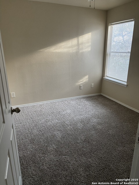 Listing photo id 13 for 10614 Mathom