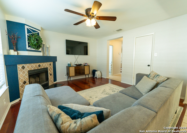 Image 11 of 39 For 13227 Regency Way