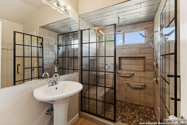 Listing photo id 9 for 2607 Diamondback