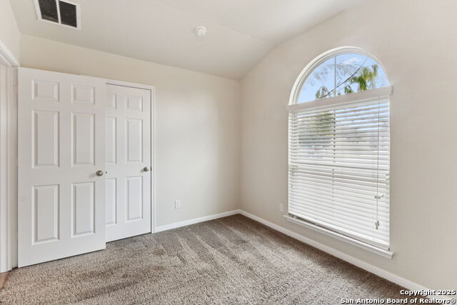 Listing photo id 13 for 2607 Diamondback