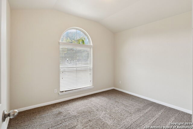 Listing photo id 14 for 2607 Diamondback