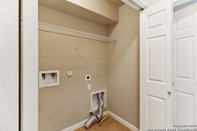 Listing photo id 15 for 2607 Diamondback