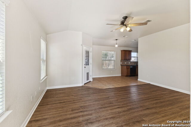 Listing photo id 3 for 2607 Diamondback