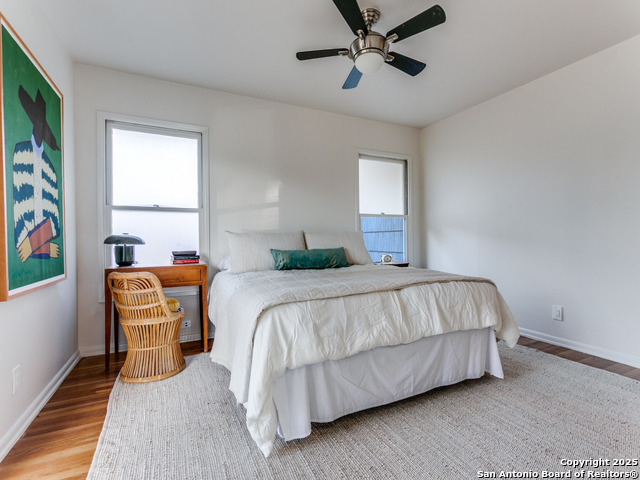 Listing photo id 15 for 2022 Edgehill Dr