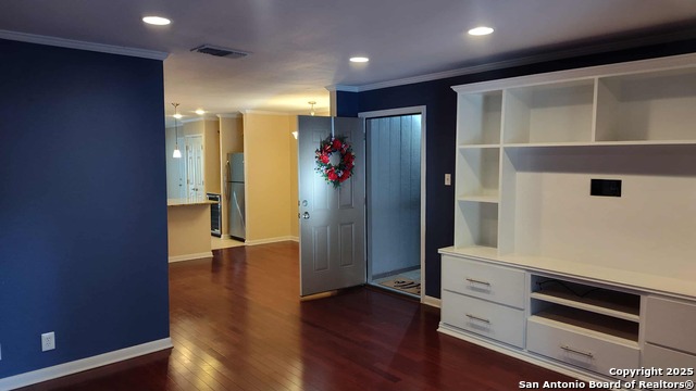 Image 3 of 15 For 100 Lorenz  302