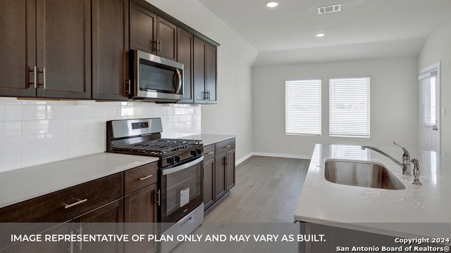 Image 23 of 35 For 490 Sonoma Street