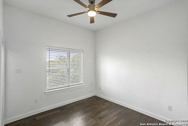 Image 10 of 21 For 811 Elmira Unit 2 E 2