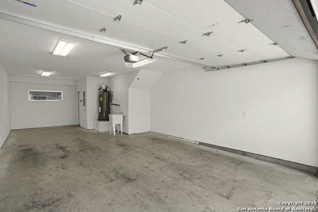 Image 15 of 21 For 811 Elmira Unit 2 E 2