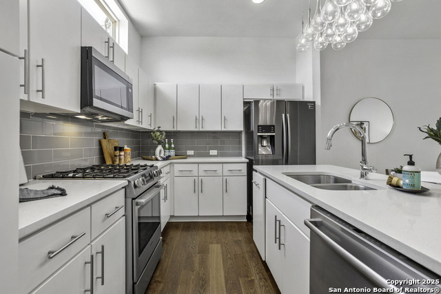 Image 3 of 21 For 811 Elmira Unit 2 E 2