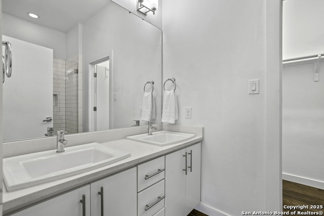 Image 8 of 21 For 811 Elmira Unit 2 E 2