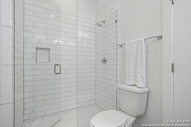 Image 9 of 21 For 811 Elmira Unit 2 E 2