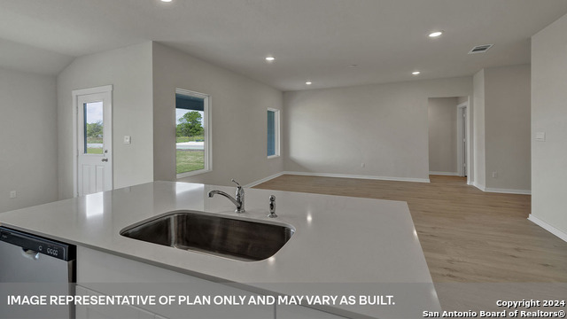 Image 12 of 27 For 485 Sonoma Street