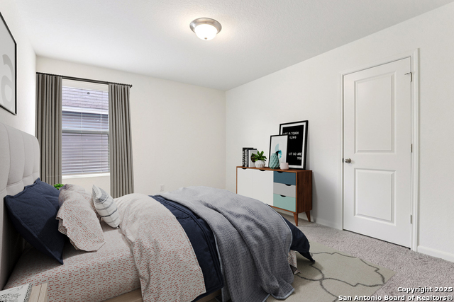 Image 19 of 36 For 5621 Pearl Meadow