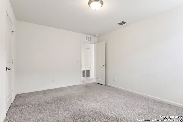 Image 21 of 36 For 5621 Pearl Meadow