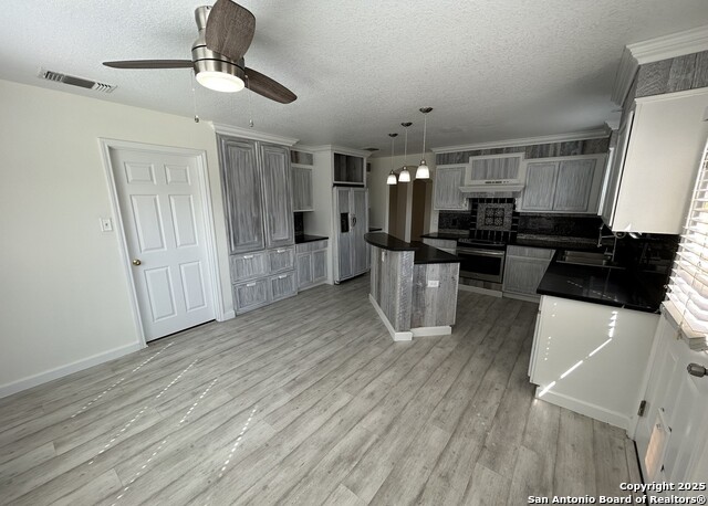 Listing photo id 6 for 7714 Cold Mtn