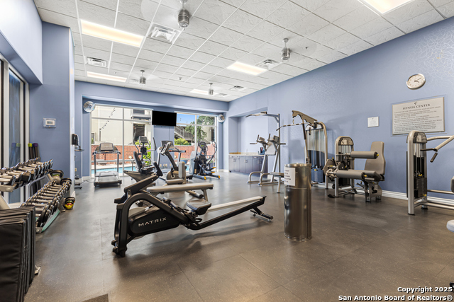 Listing photo id 22 for 215 Center St. N 1005