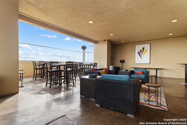 Listing photo id 23 for 215 Center St. N 1005