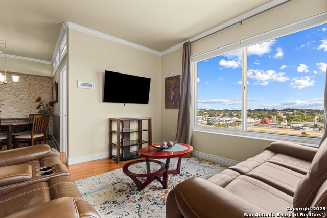 Listing photo id 6 for 215 Center St. N 1005