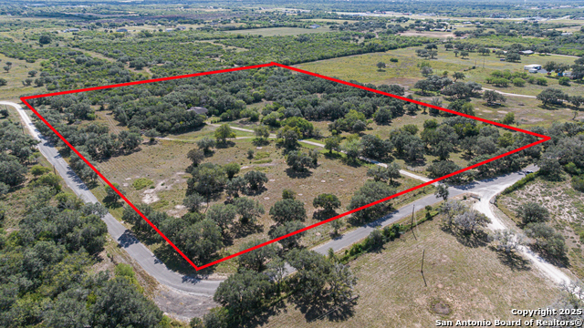 Listing photo id 12 for 2818 Wofford