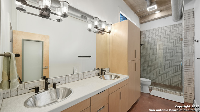 Image 10 of 50 For 222 Losoya St. 201