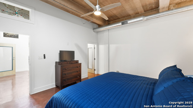 Image 15 of 50 For 222 Losoya St. 201