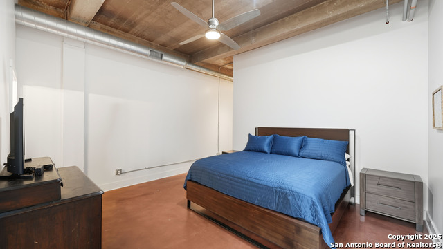 Image 16 of 50 For 222 Losoya St. 201