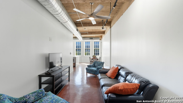 Image 17 of 50 For 222 Losoya St. 201