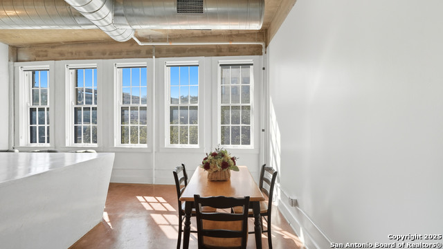 Image 19 of 50 For 222 Losoya St. 201