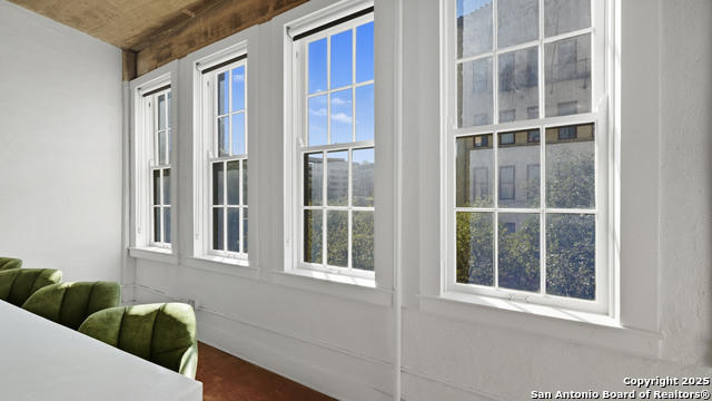 Image 20 of 50 For 222 Losoya St. 201