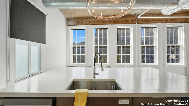 Image 23 of 50 For 222 Losoya St. 201