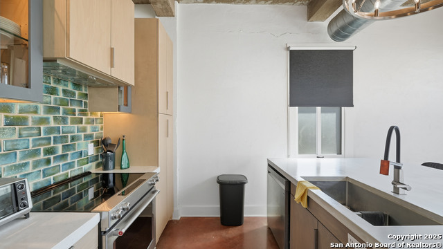 Image 26 of 50 For 222 Losoya St. 201