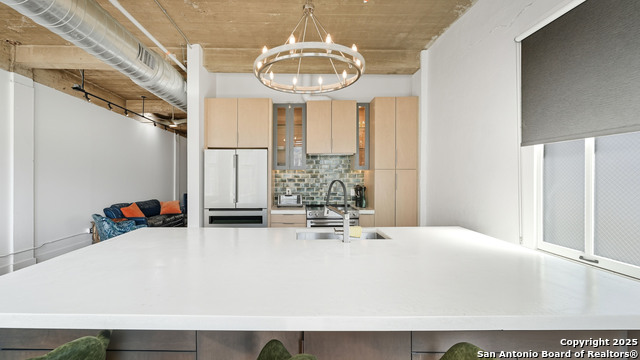 Image 29 of 50 For 222 Losoya St. 201