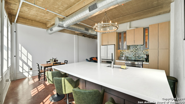 Image 30 of 50 For 222 Losoya St. 201