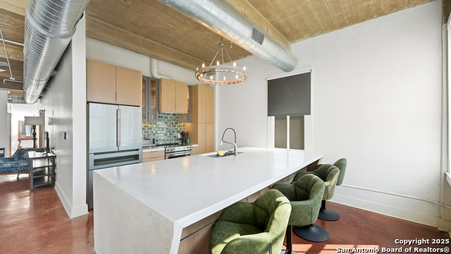 Image 31 of 50 For 222 Losoya St. 201