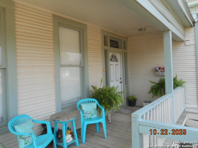 Image 4 of 14 For 1212 Magnolia