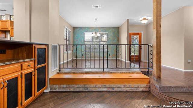 Listing photo id 8 for 9521 Sumac  