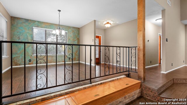 Listing photo id 10 for 9521 Sumac  