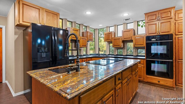 Listing photo id 12 for 9521 Sumac  