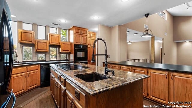 Listing photo id 13 for 9521 Sumac  