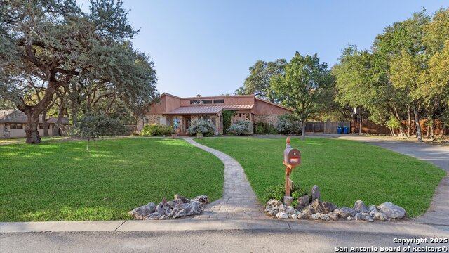 Listing photo id 0 for 9521 Sumac  